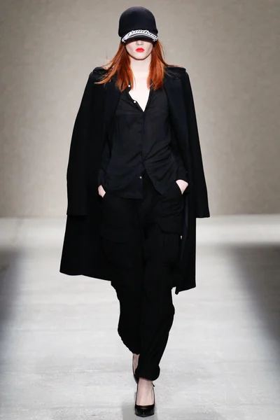 Look 32
